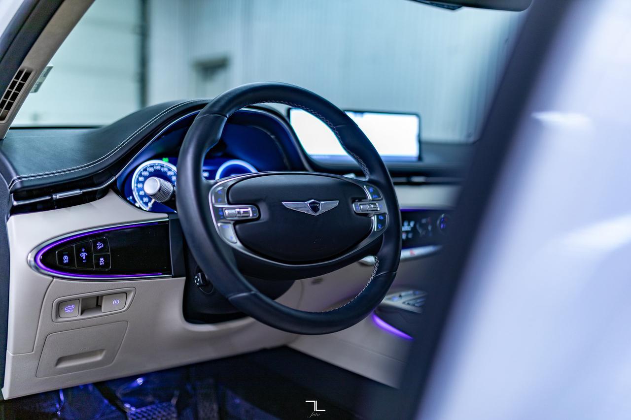 2024 Genesis GV70 AWD Prestige Leather Roof Nav BCam Red Deer AB