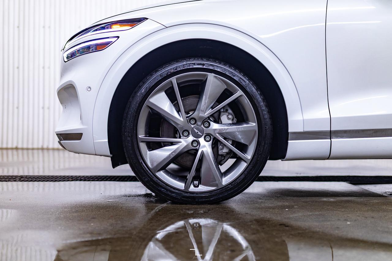 2024 Genesis GV70 AWD Prestige Leather Roof Nav BCam Red Deer AB