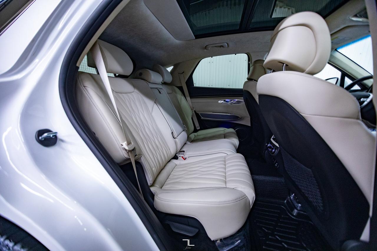 2024 Genesis GV70 AWD Prestige Leather Roof Nav BCam Red Deer AB