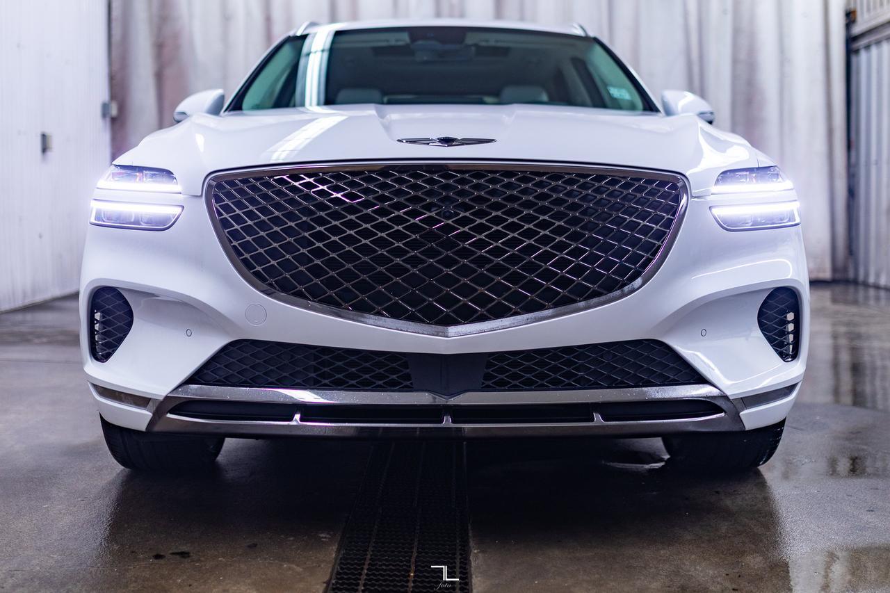 2024 Genesis GV70 AWD Prestige Leather Roof Nav BCam Red Deer AB