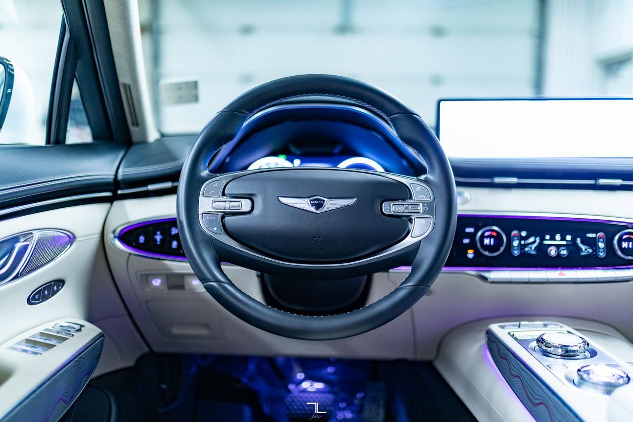 2024 Genesis GV70 AWD Prestige Leather Roof Nav BCam Red Deer AB