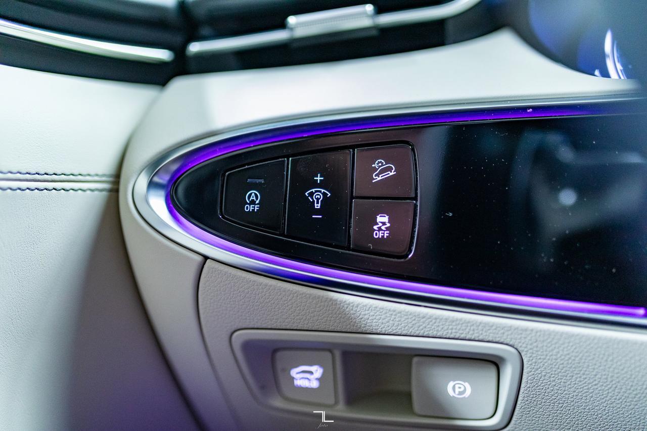 2024 Genesis GV70 AWD Prestige Leather Roof Nav BCam Red Deer AB