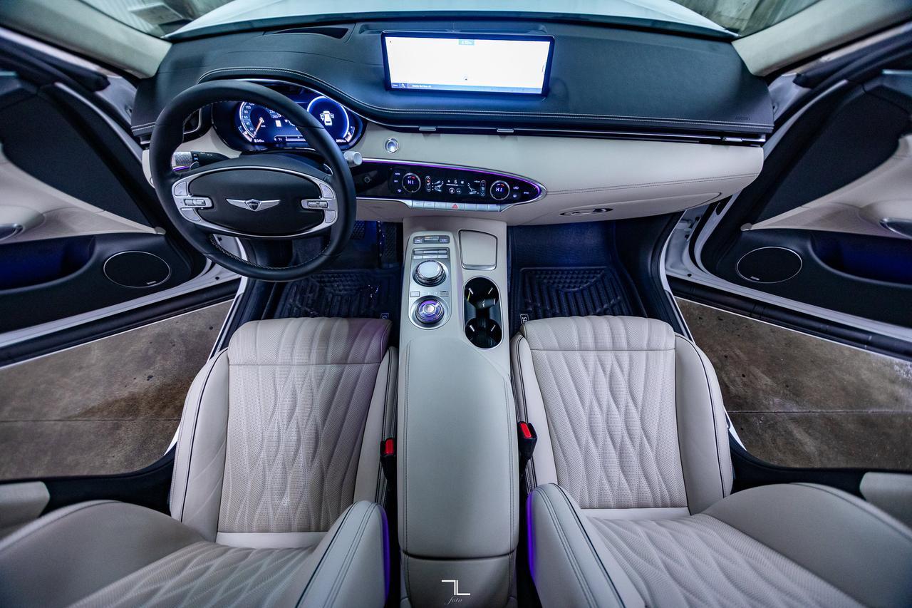 2024 Genesis GV70 AWD Prestige Leather Roof Nav BCam Red Deer AB