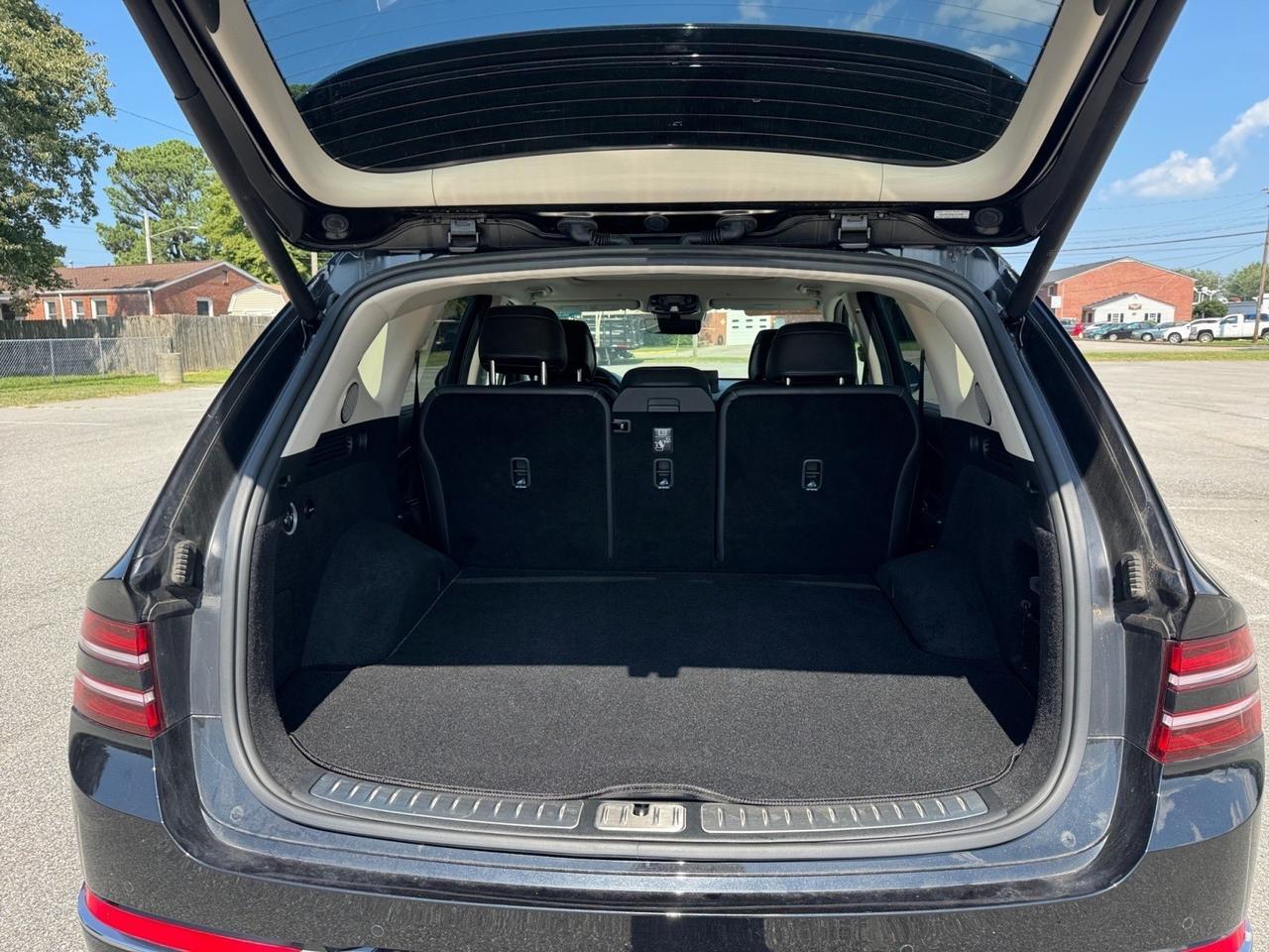 2024 Genesis GV80 HEATED & COOLED SEATS, DUAL MOON ROOF, LANE KEEP ASSIST, HIGHWAY ASSIST, REMOTE SMART PARK ASSIST, APPLE CAR PLAY, REMOTE START, CLEAN CARFAX 1-OWNER VEHICLE, CAPABILITY, LUXURY & COMFOT, COME SEE THIS LOADED SUV TODAY!!! Norfolk VA