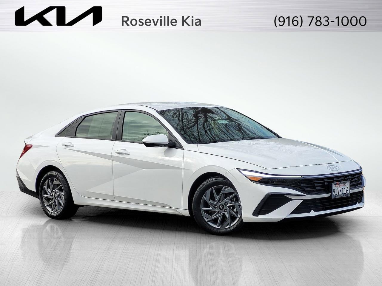 2024 Hyundai Elantra SEL's photo