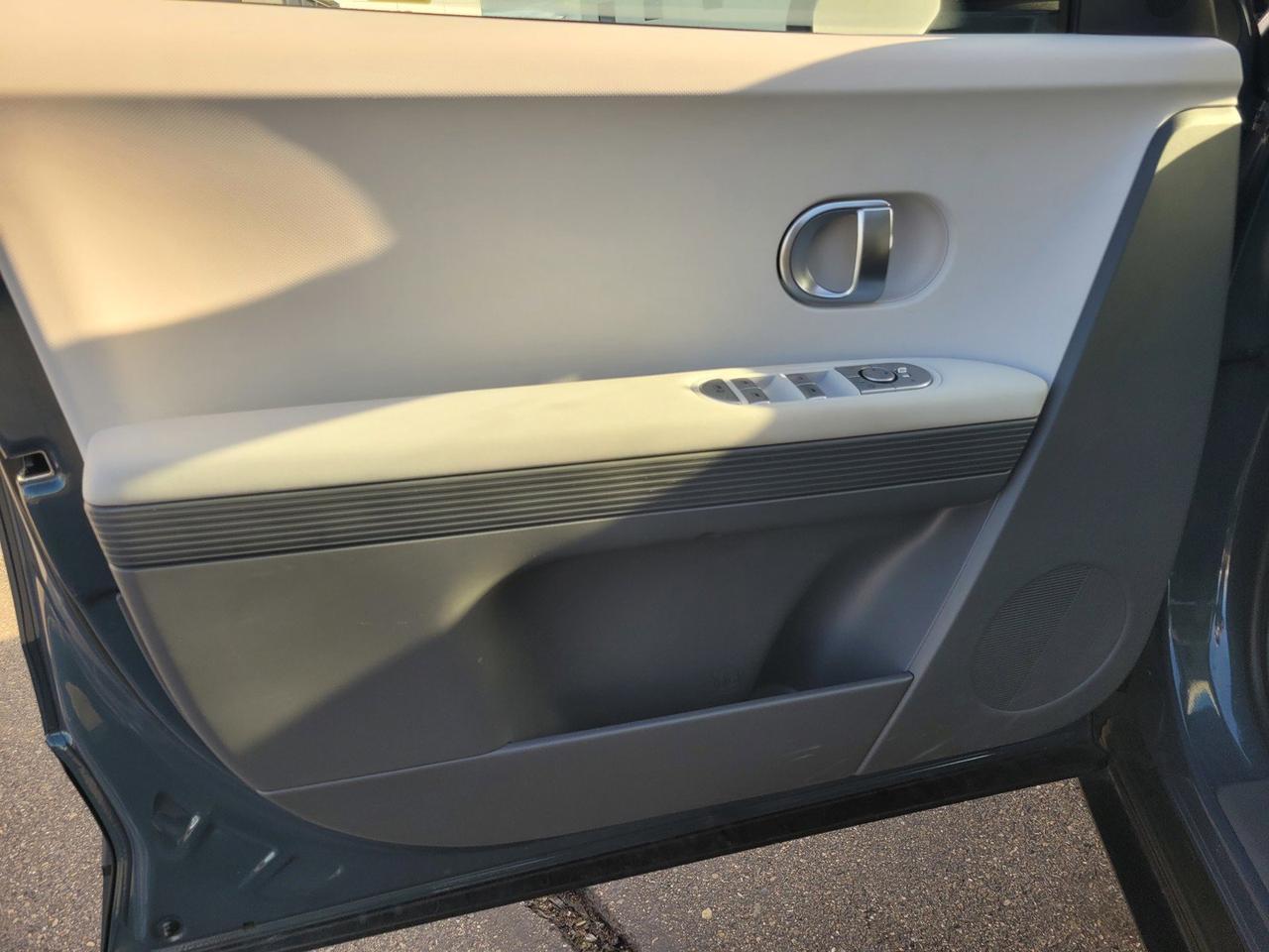 2024 HYUNDAI IONIQ 5 SE STANDARD RANGE Roseville CA