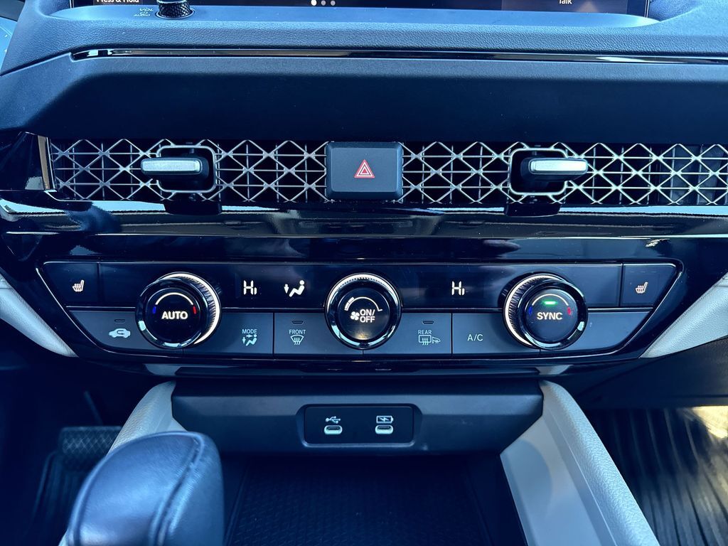 2024 Honda Accord Hybrid EX-L - Photo 18