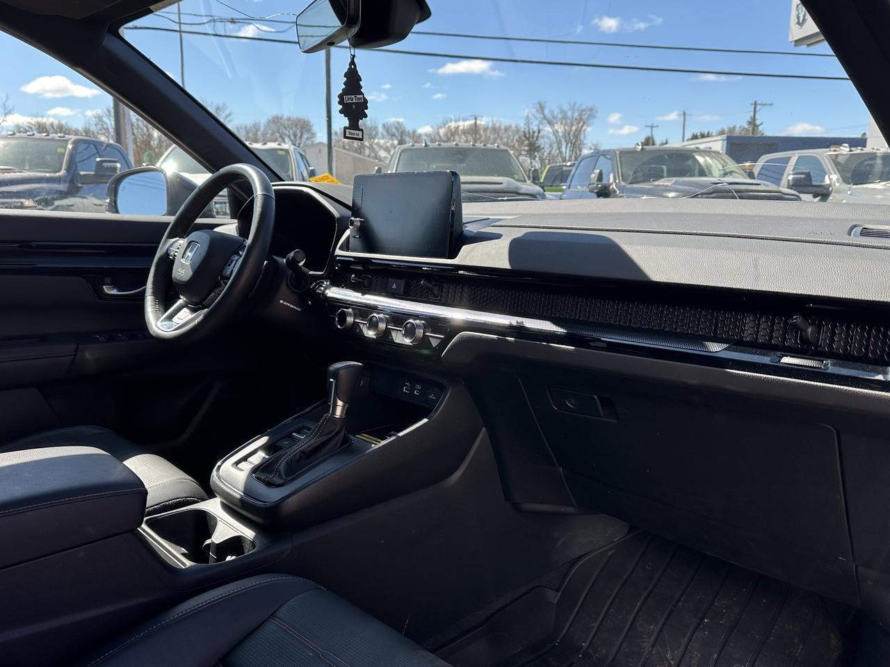 2024 Honda CR-V Hybrid Touring | Leather | Heated Seats & Wheel | Sun Roof | Two Sets Wheel & Tire Redwater AB
