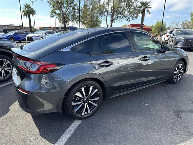 2024 Honda Civic Hatchback EX-L photo 3