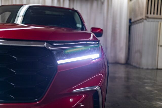 2024 Honda Pilot AWD Touring Leather Roof Nav BCam Red Deer AB