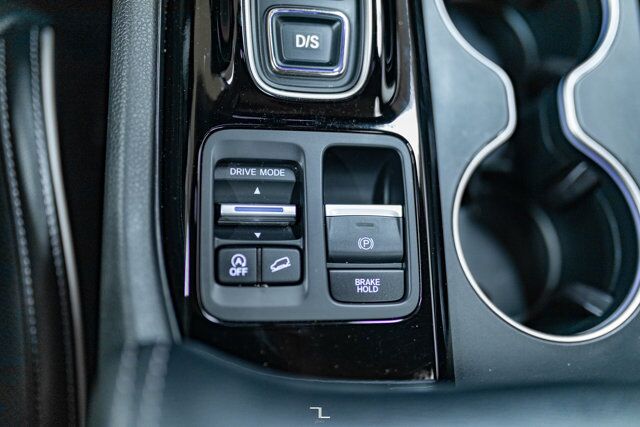 2024 Honda Pilot AWD Touring Leather Roof Nav BCam Red Deer AB