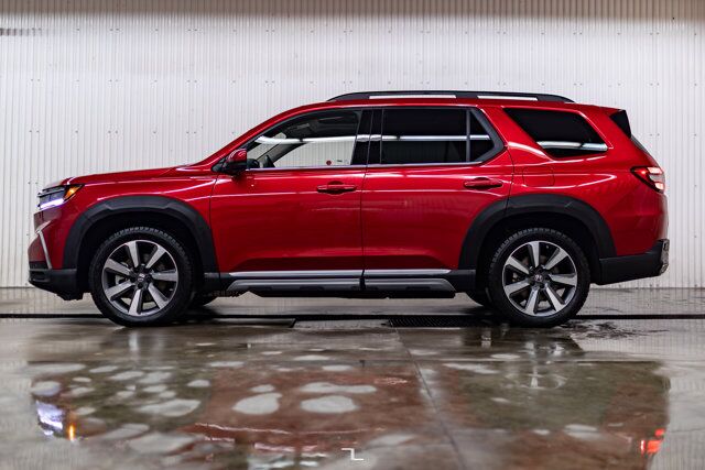 2024 Honda Pilot AWD Touring Leather Roof Nav BCam Red Deer AB