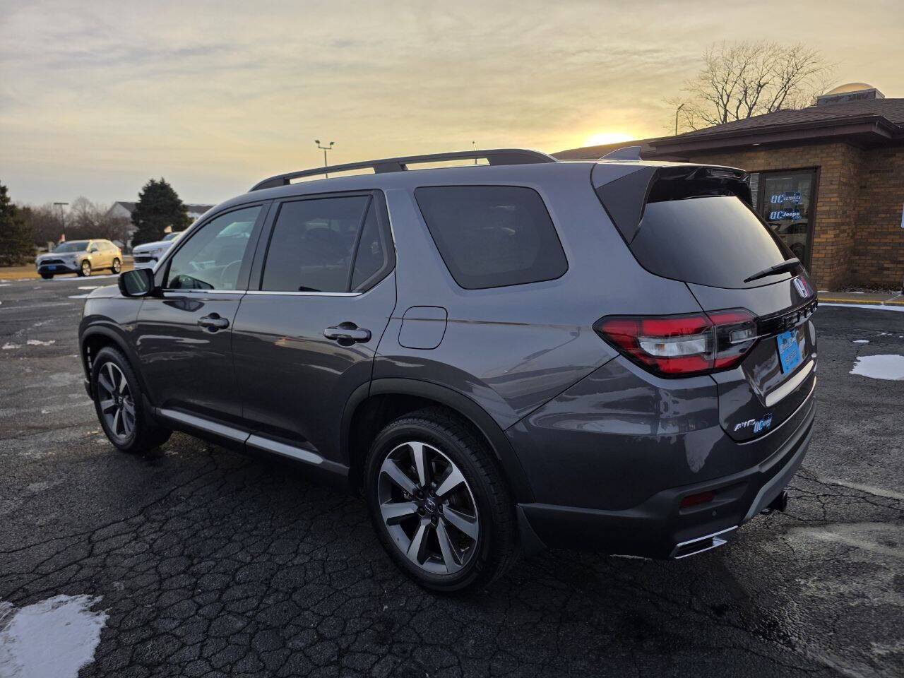 2024 Honda Pilot Touring AWD 4dr SUV Eldridge IA