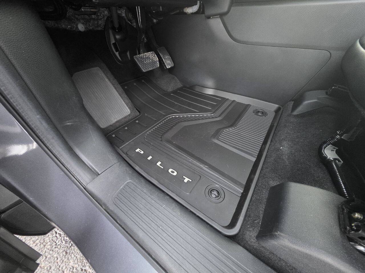 2024 Honda Pilot Touring AWD 4dr SUV Eldridge IA