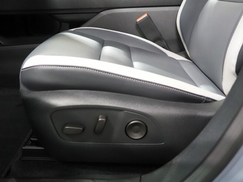 2024 Honda Prologue Touring *NAVIGATION, ADAPTIVE CRUISE, SAFETY ALERTS, BACKUP-CAMERA, PANORAMA MOONROOF, LEATHER, HEATED SEATS, POWER LIFTGATE, 19 INCH ALLOYS, BOSE, WIRELESS CHARGING, ANDROID & APPLE Round Rock TX