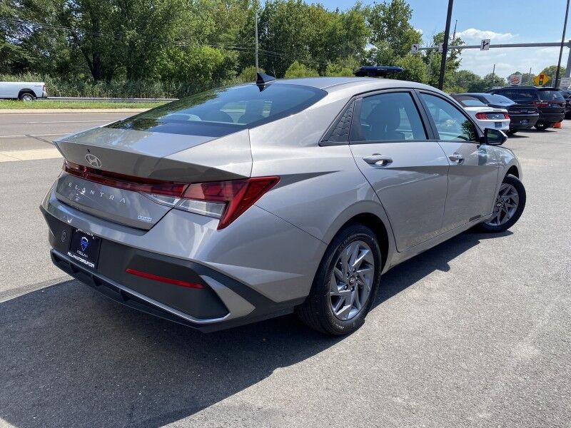 2024 Hyundai Elantra Hybrid Blue Springfield PA
