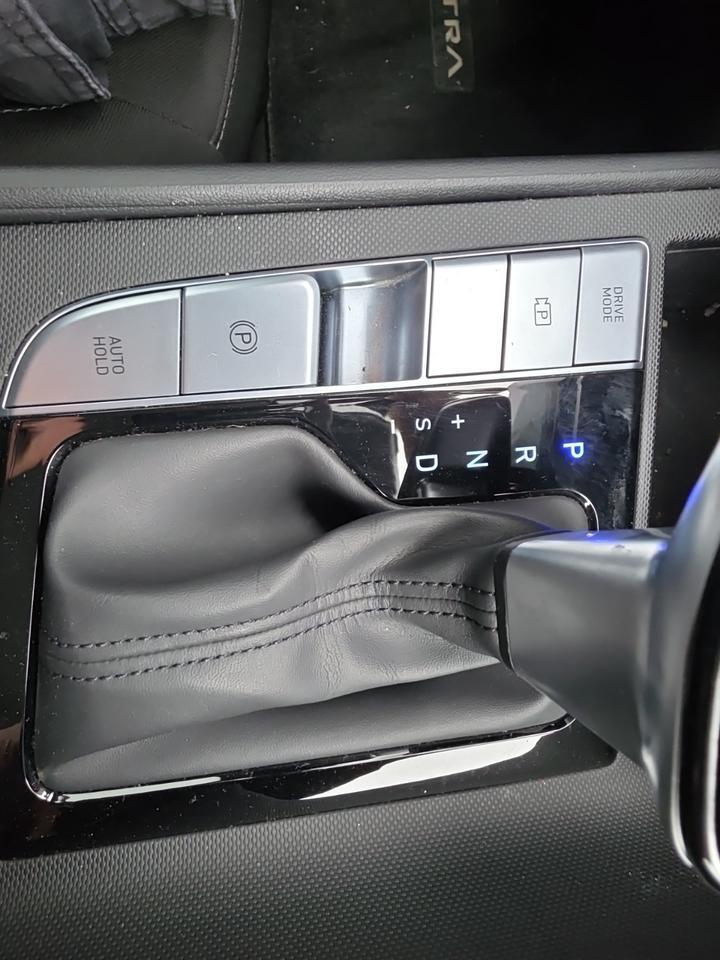 2024 Hyundai Elantra Hybrid Blue Glen Burnie MD