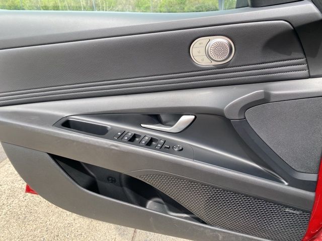 2024 Hyundai Elantra Hybrid Limited Raleigh NC