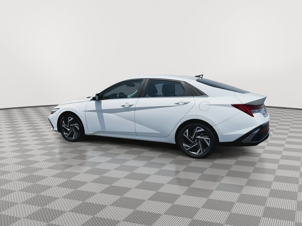 2024 Hyundai Elantra Limited - Photo 6