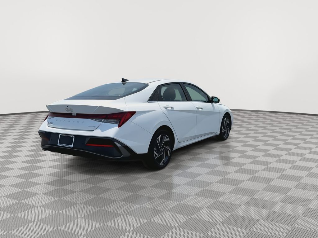 2024 Hyundai Elantra Limited - Photo 8