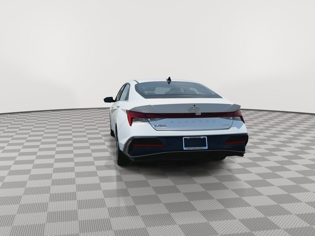 2024 Hyundai Elantra Limited - Photo 7