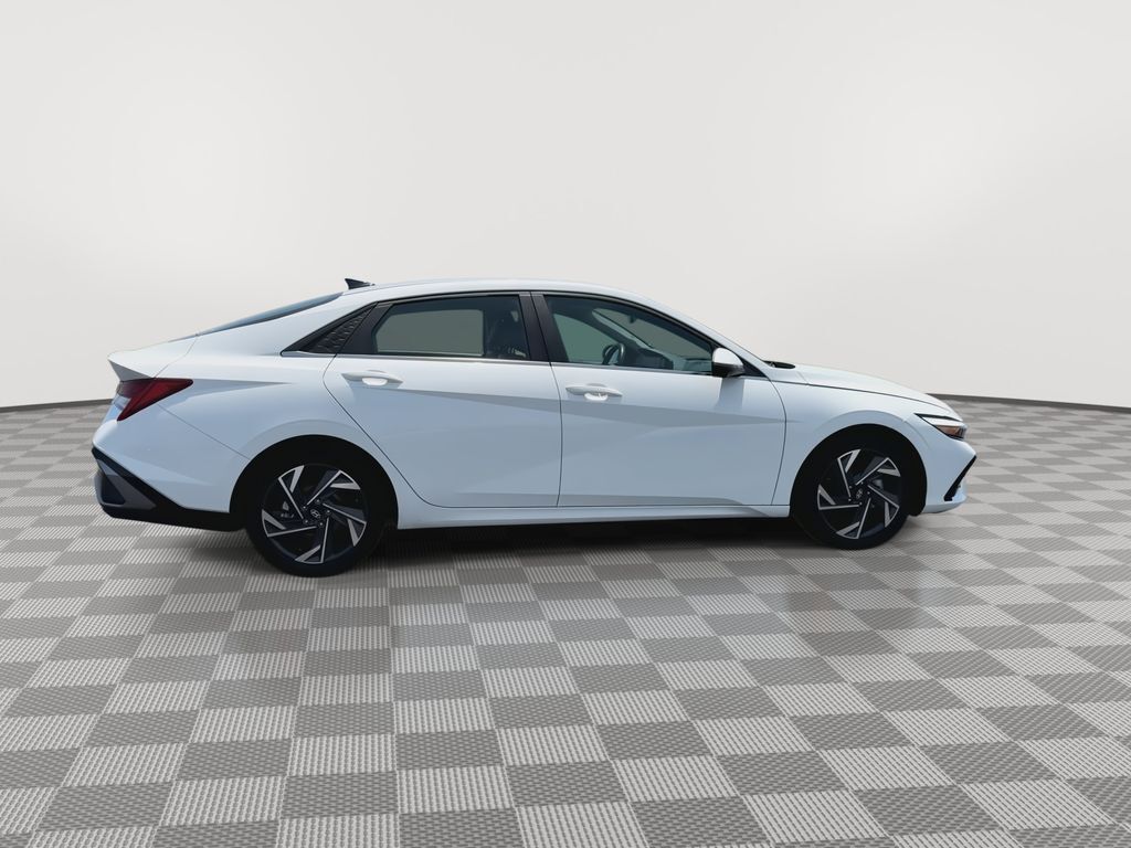 2024 Hyundai Elantra Limited - Photo 9