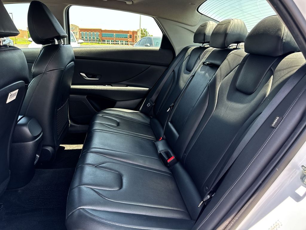 2024 Hyundai Elantra Limited - Photo 23