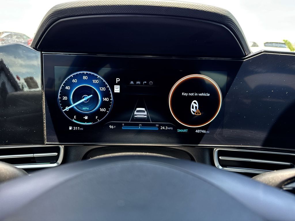 2024 Hyundai Elantra Limited - Photo 15