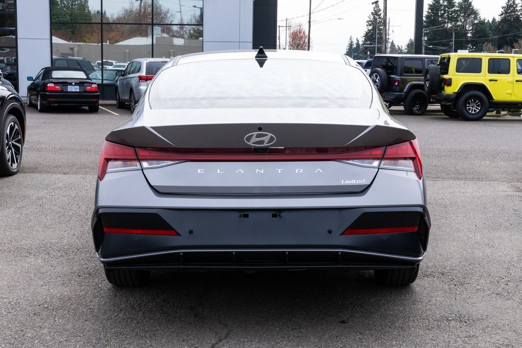 2024 Hyundai Elantra Limited Milwaukie OR