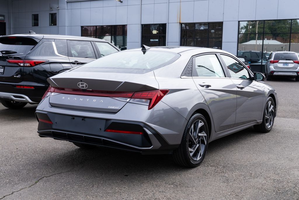 2024 Hyundai Elantra Limited Milwaukie OR