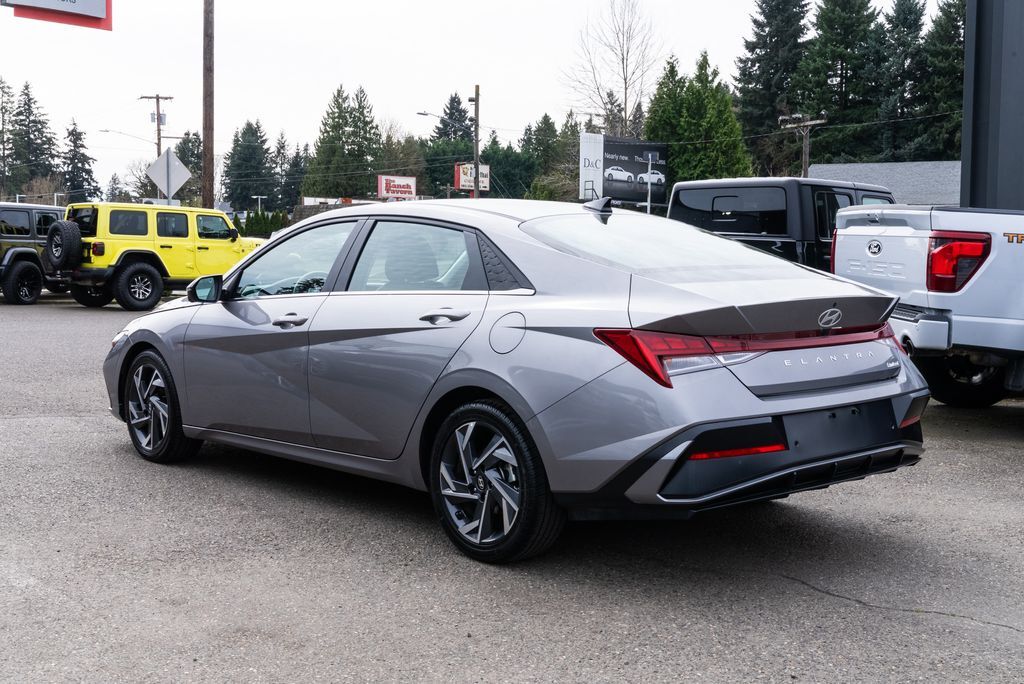 2024 Hyundai Elantra Limited Milwaukie OR