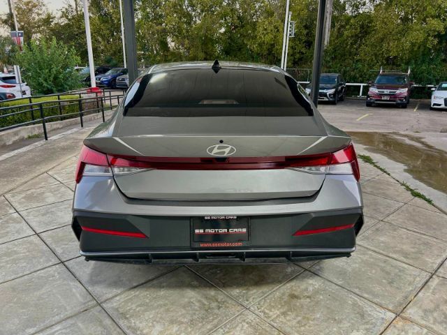 2024 Hyundai Elantra SE 26,657 mi.