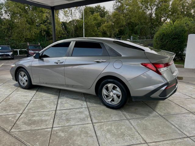 2024 Hyundai Elantra SE 26,657 mi.