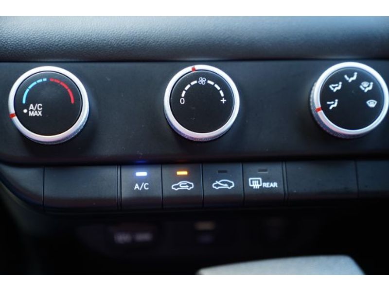 2024 Hyundai Elantra SE Price UT