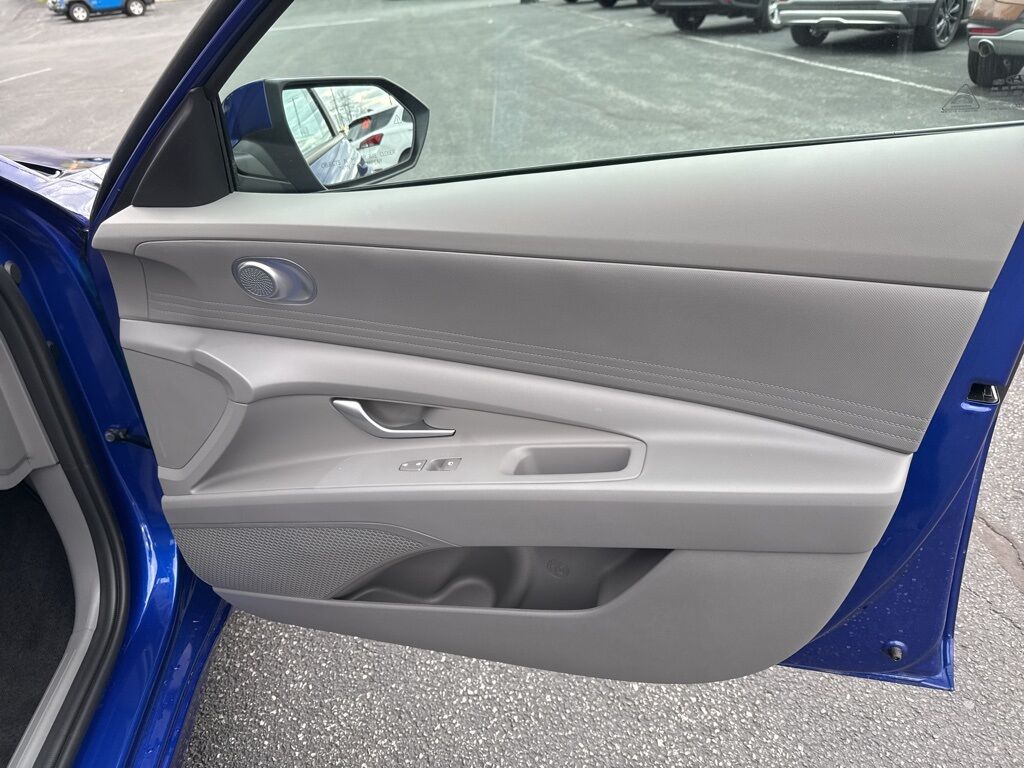 2024 Hyundai Elantra SE Mount Joy PA