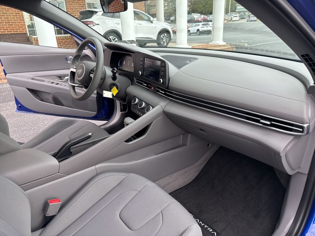 2024 Hyundai Elantra SE Mount Joy PA