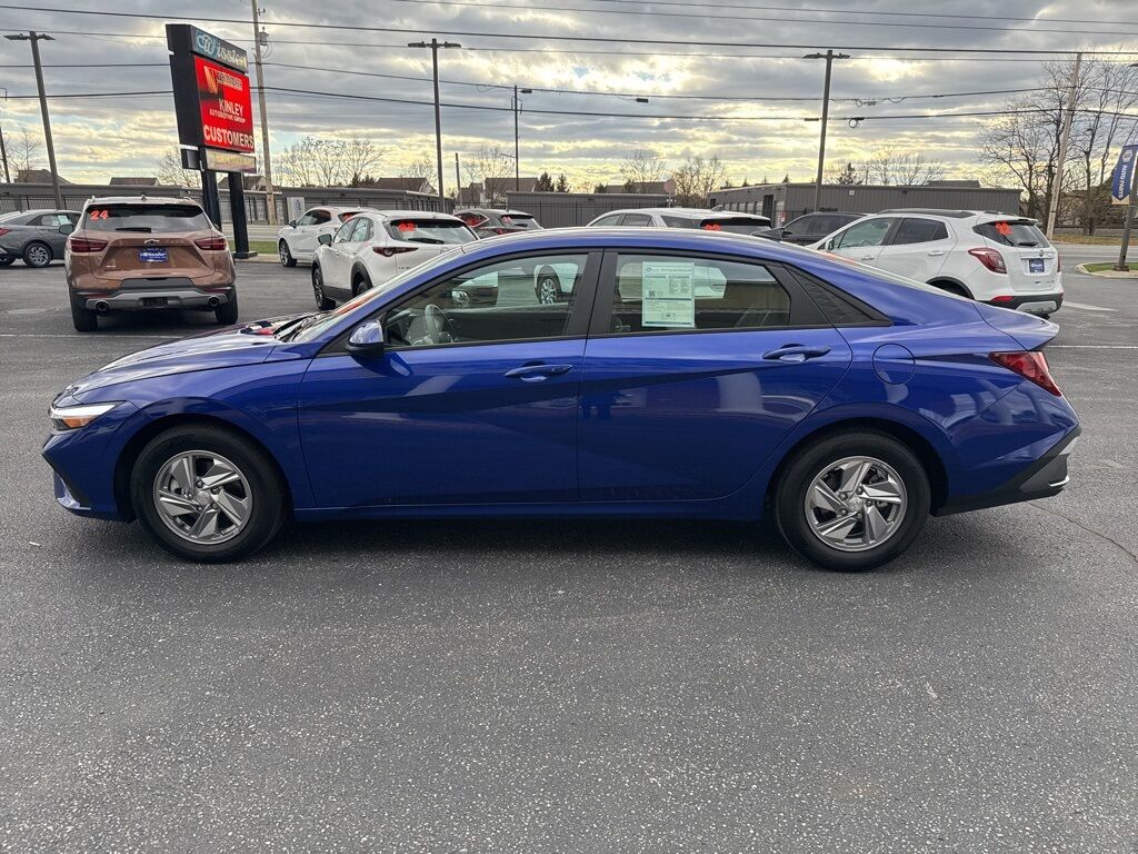 2024 Hyundai Elantra SE