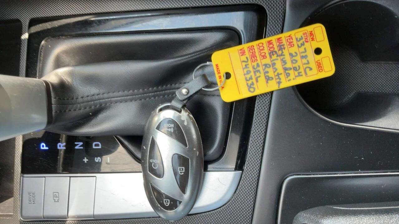 2024 Hyundai Elantra SEL 4dr Sedan Chesterfield MI