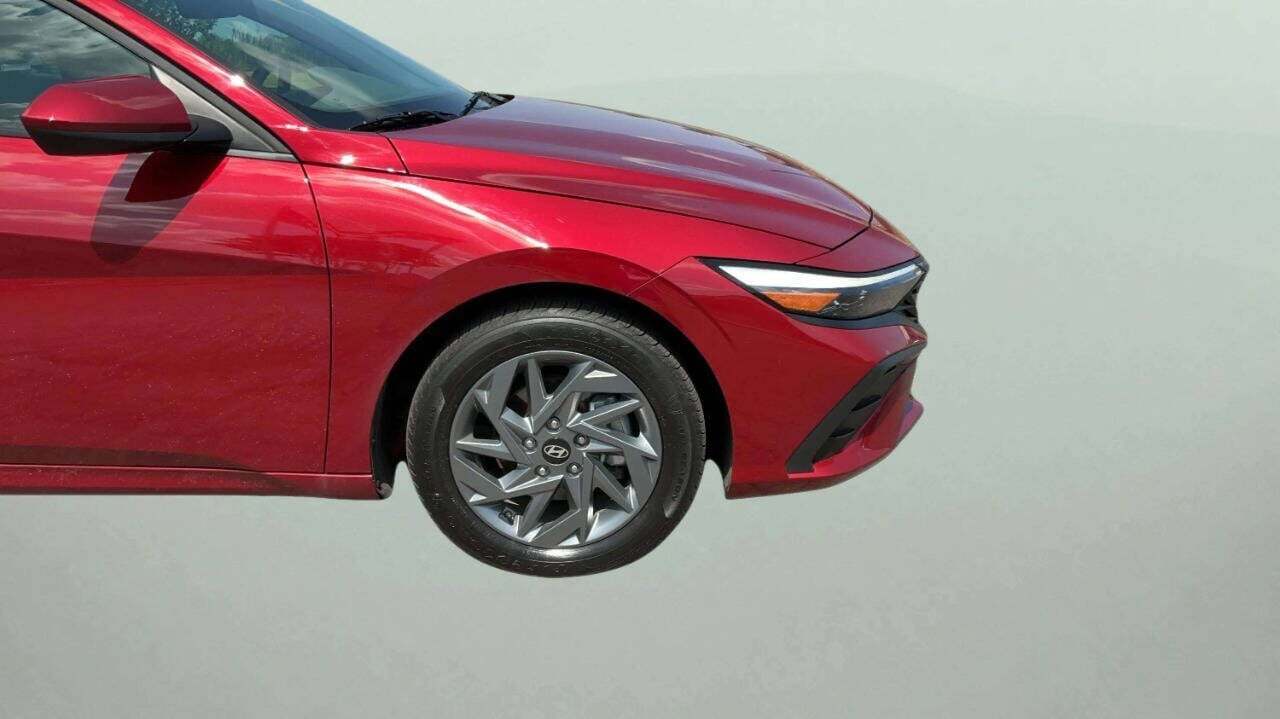 2024 Hyundai Elantra SEL 4dr Sedan Chesterfield MI