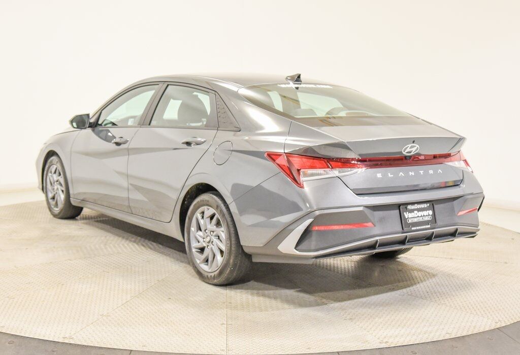 2024 Hyundai Elantra SEL Akron