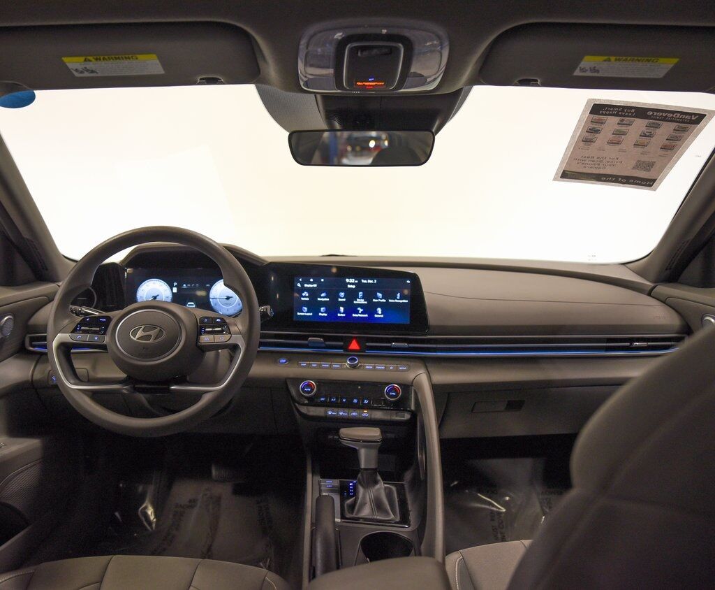 2024 Hyundai Elantra SEL Akron