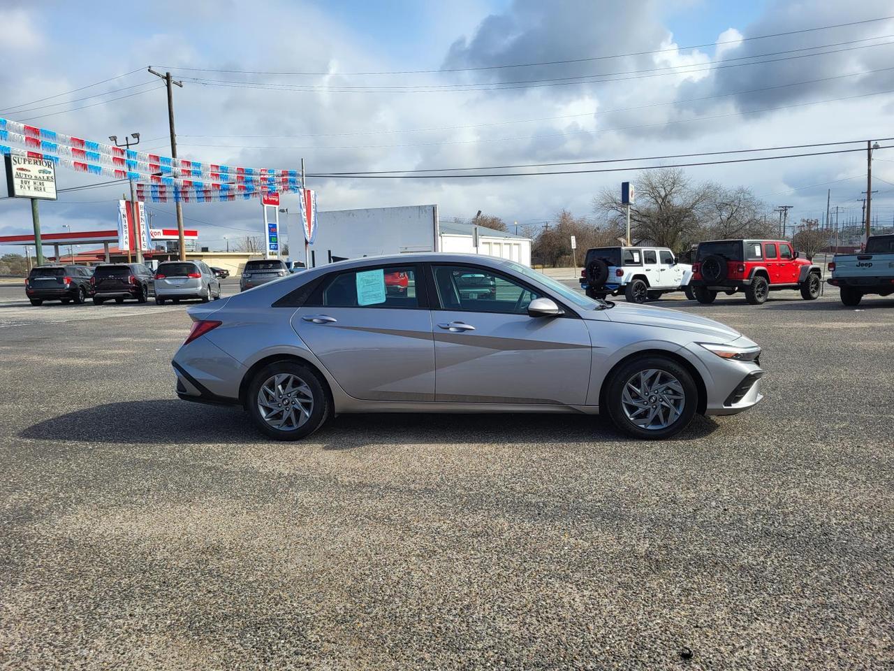 2024 Hyundai Elantra SEL IVT