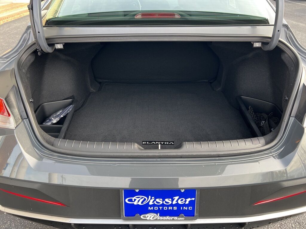 2024 Hyundai Elantra SEL Mount Joy PA