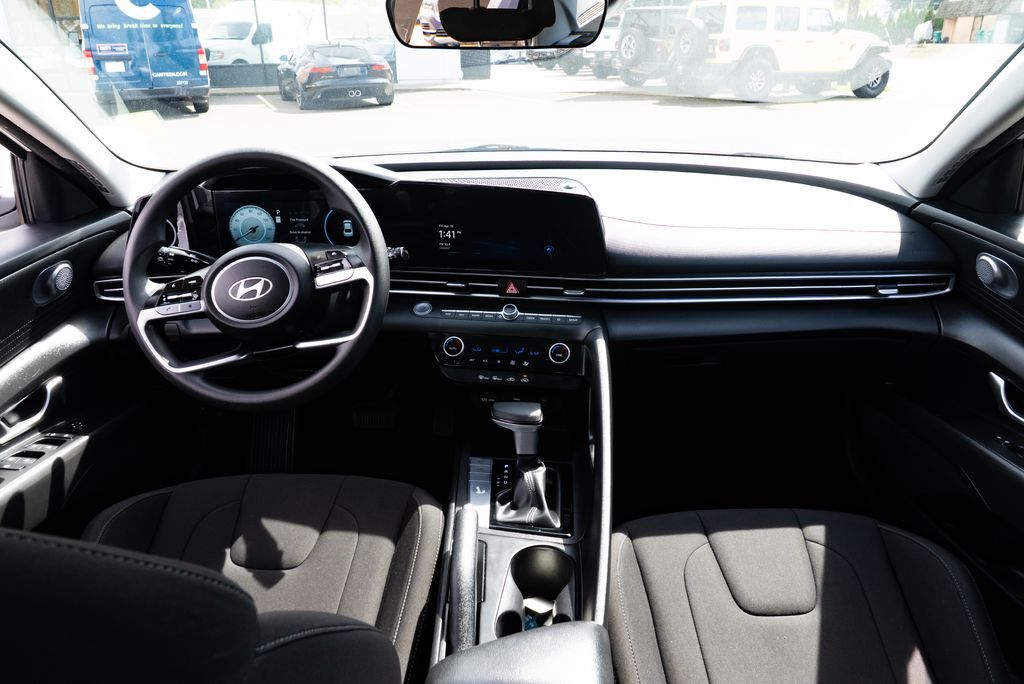 2024 Hyundai Elantra SEL Milwaukie OR