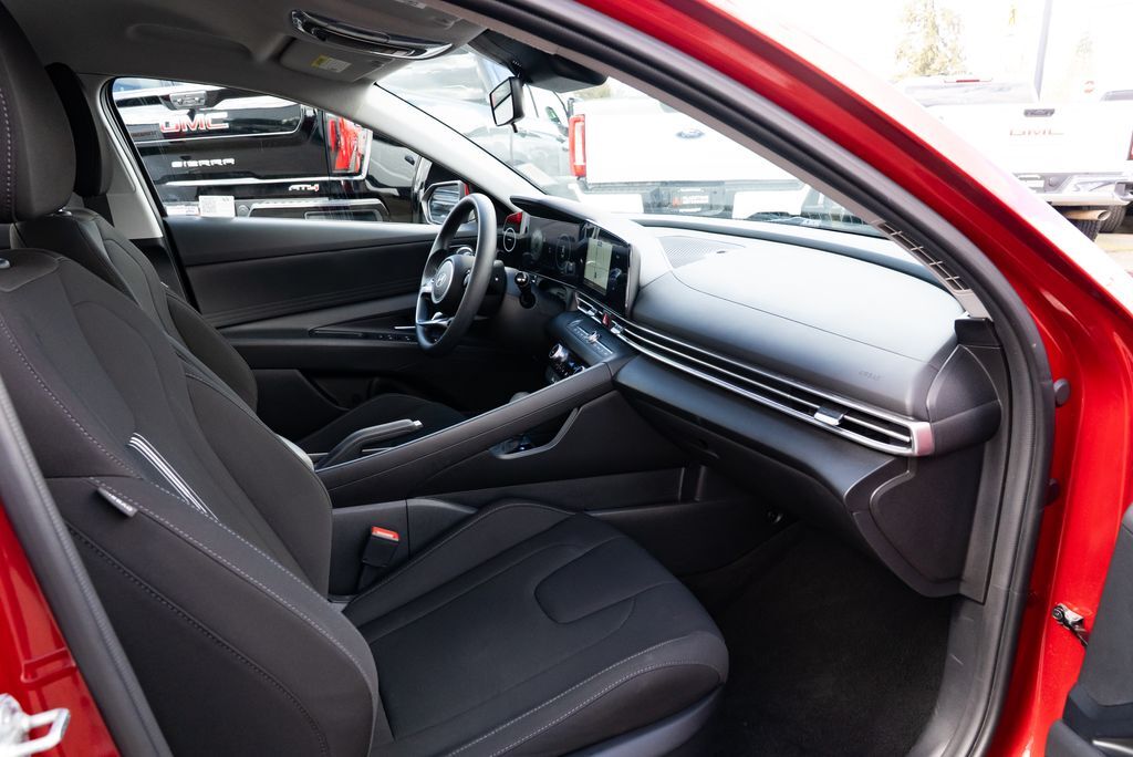 2024 Hyundai Elantra SEL Milwaukie OR