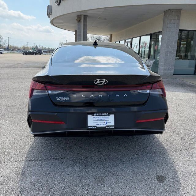 2024 Hyundai Elantra SEL Carbondale IL