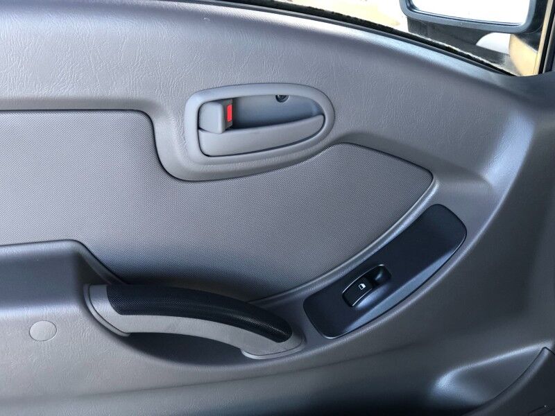 2024 Hyundai H100 FLAT DECK 6 Wheelers