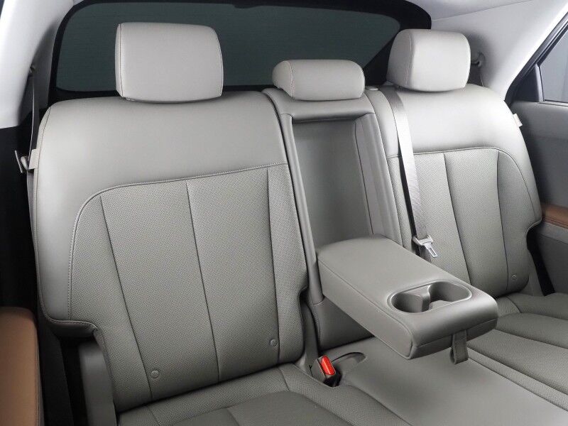 2024 Hyundai IONIQ 5 Disney100 Platinum Edition AWD *HEADS-UP DISPLAY, PANO GLASS ROOF, NAVIGATION, ADAPTIVE CRUISE, 360 CAMERAS, SMART PARKING, CLIMATE SEATS, HEATED STEERING, WIRELESS CHARGING, BOSE AUDIO, ANDROID & APPLE Round Rock TX