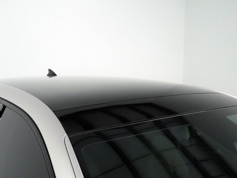 2024 Hyundai IONIQ 5 Disney100 Platinum Edition AWD *HEADS-UP DISPLAY, PANORAMA GLASS ROOF, NAVIGATION, ADAPTIVE CRUISE, 360 VIEW CAMERAS, SMART PARKING, CLIMATE SEATS, HEATED STEERING, WIRELESS CHARGING, BOSE AUDIO, APPLE CARPLAY Round Rock TX