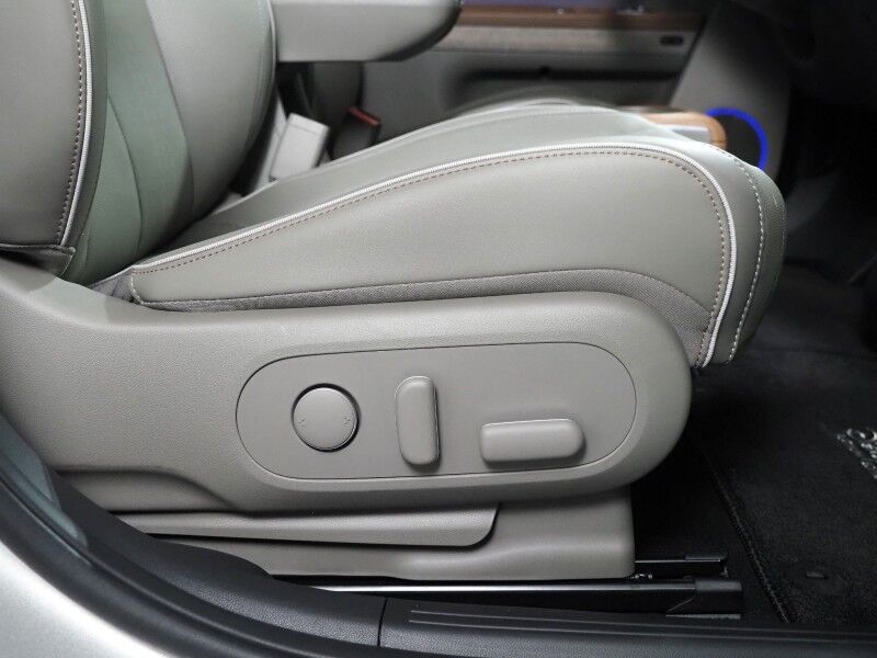 2024 Hyundai IONIQ 5 Disney100 Platinum Edition AWD *HEADS-UP DISPLAY, PANORAMA GLASS ROOF, NAVIGATION, ADAPTIVE CRUISE, 360 VIEW CAMERAS, SMART PARKING, CLIMATE SEATS, HEATED STEERING, WIRELESS CHARGING, BOSE AUDIO, APPLE CARPLAY Round Rock TX